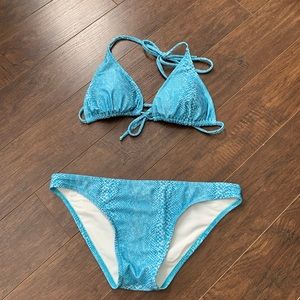 Bikinis x 2